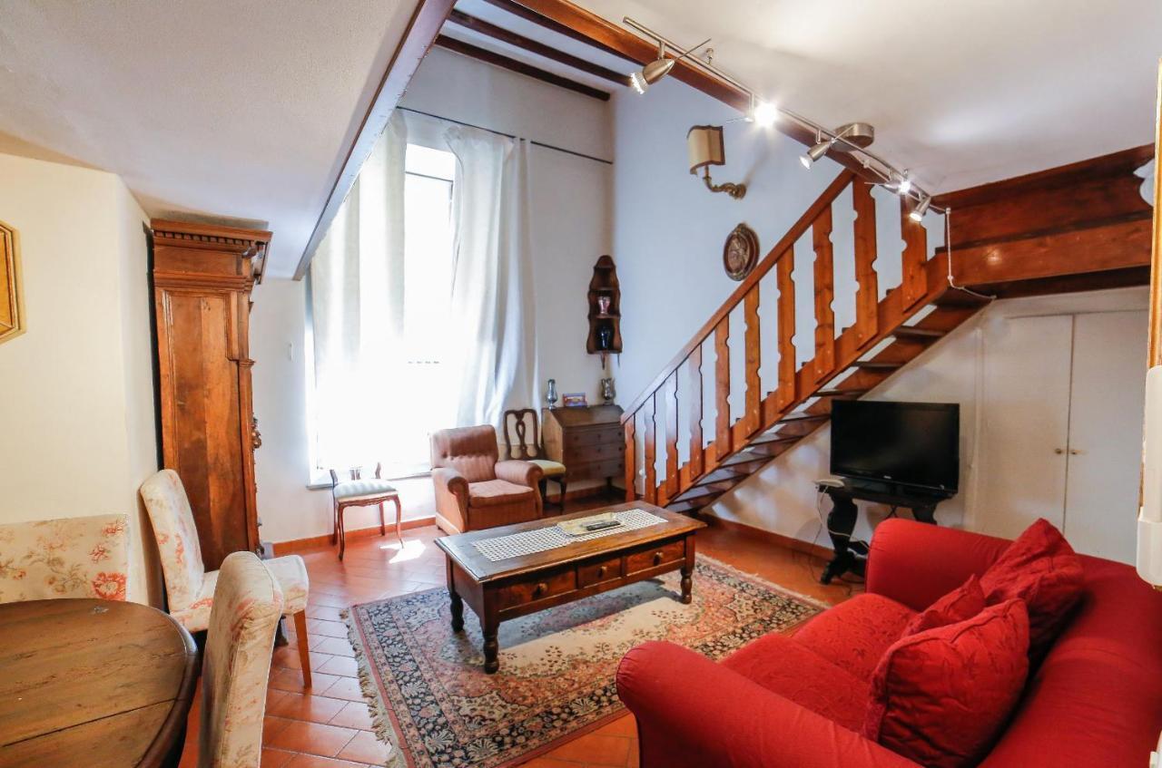 Traditional Close To The Duomo - Private Yard! Appartement