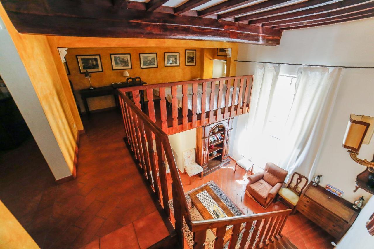 Traditional Close To The Duomo - Private Yard! Appartement